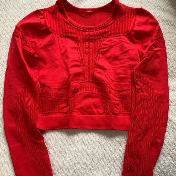 Fabletics 3-Piece Set - Picture 2 of 6